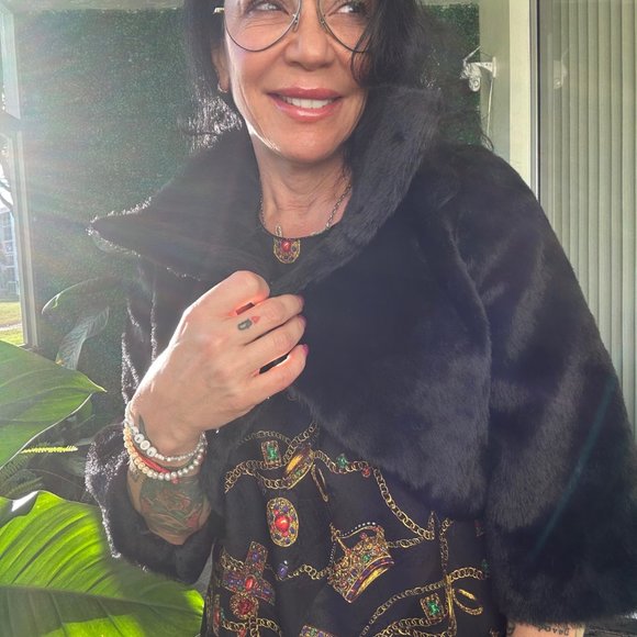 Ladies Black Faux Fur Cropped Jacket - Picture 6 of 9